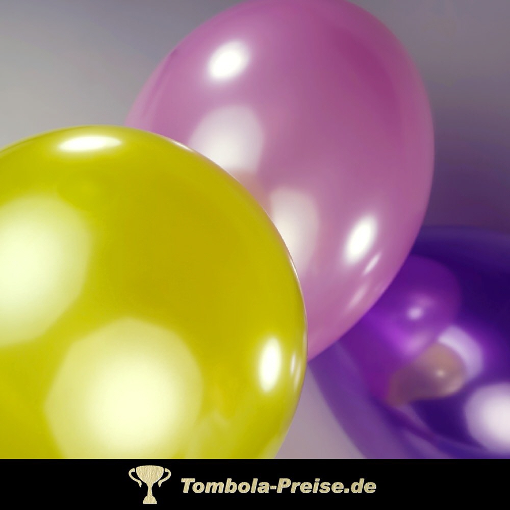 Metallic-Luftballons farblich sortiert